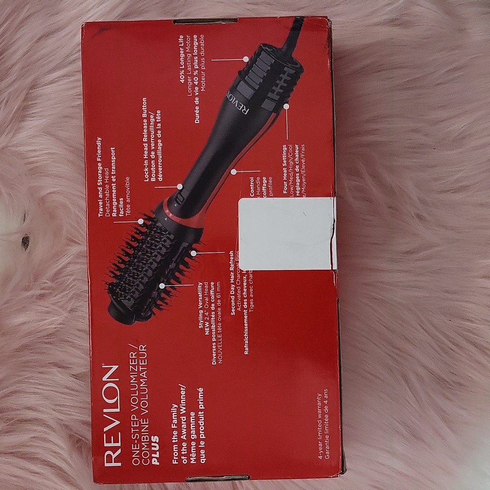 Brand New REVLON ONE-STEP VOLUMIZER PLUS